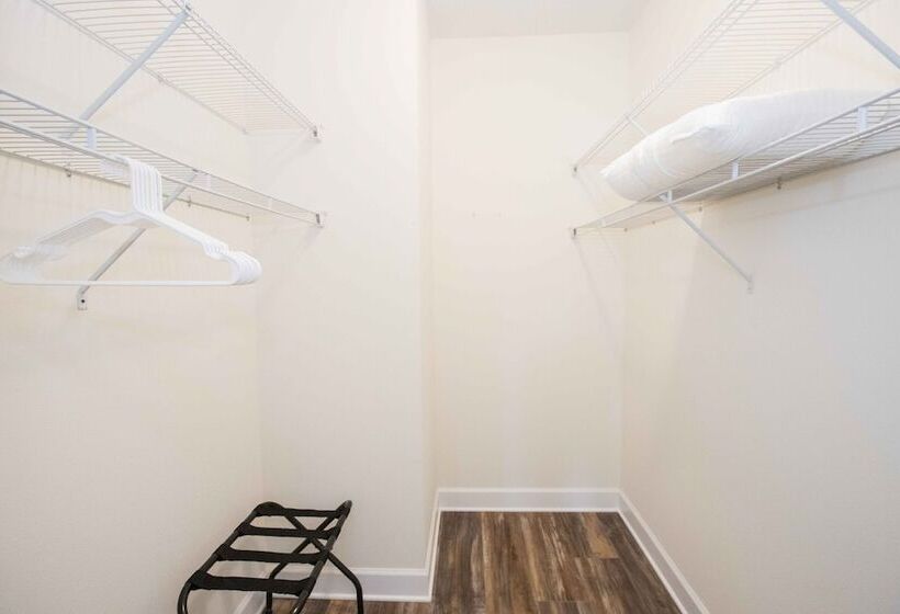 Chic Thomasville Home: Walk To Downtown!