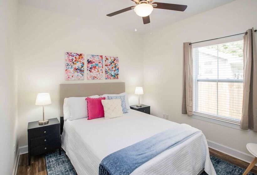 Chic Thomasville Home: Walk To Downtown!