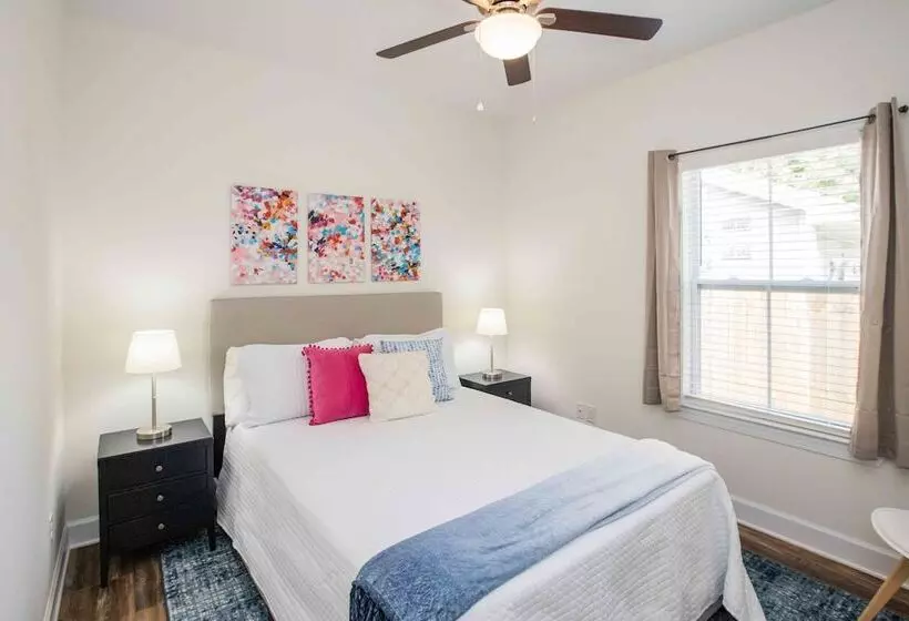 Chic Thomasville Home: Walk To Downtown!