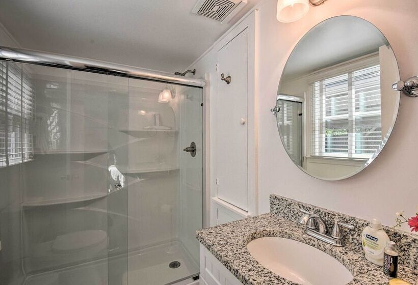 Cozy Athens Cottage: Walk To Sanford Stadium!