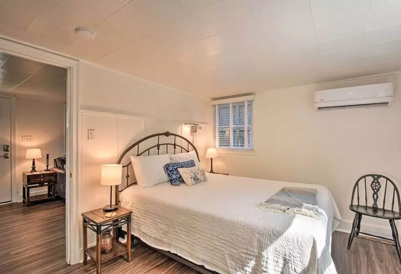 Cozy Athens Cottage: Walk To Sanford Stadium!