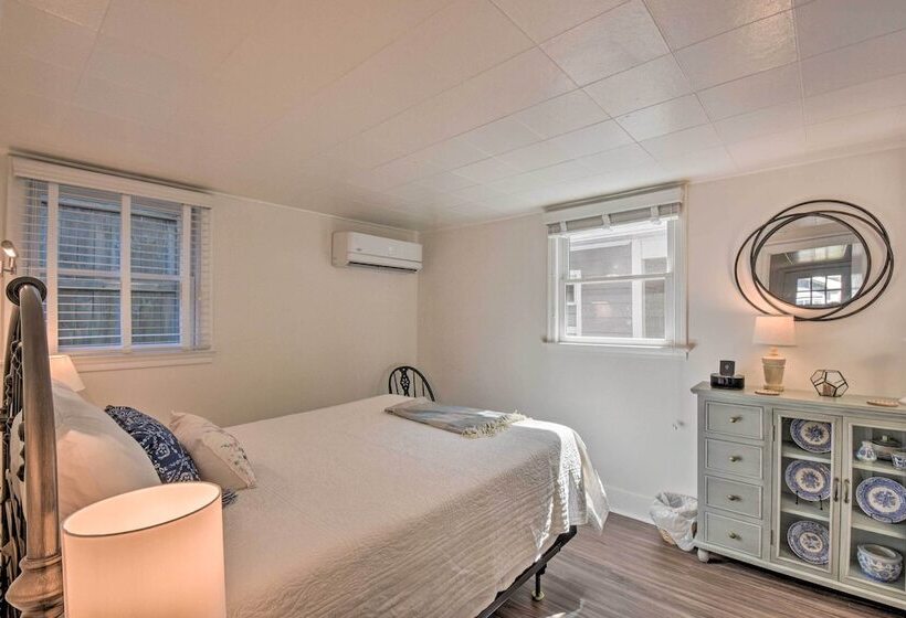 Cozy Athens Cottage: Walk To Sanford Stadium!