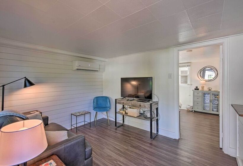 Cozy Athens Cottage: Walk To Sanford Stadium!