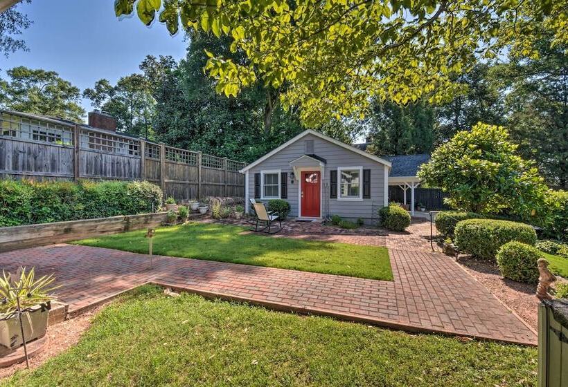 Cozy Athens Cottage: Walk To Sanford Stadium!