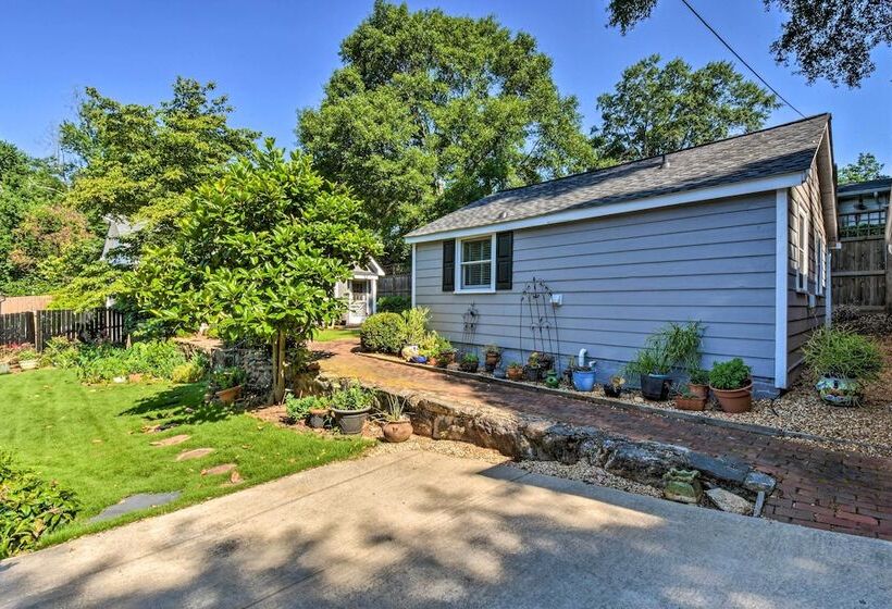 Cozy Athens Cottage: Walk To Sanford Stadium!