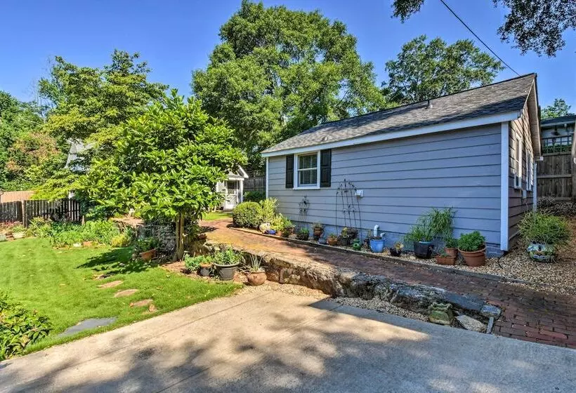 Cozy Athens Cottage: Walk To Sanford Stadium!