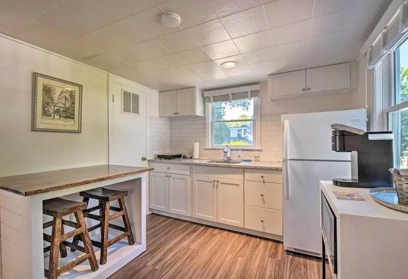 Cozy Athens Cottage: Walk To Sanford Stadium!