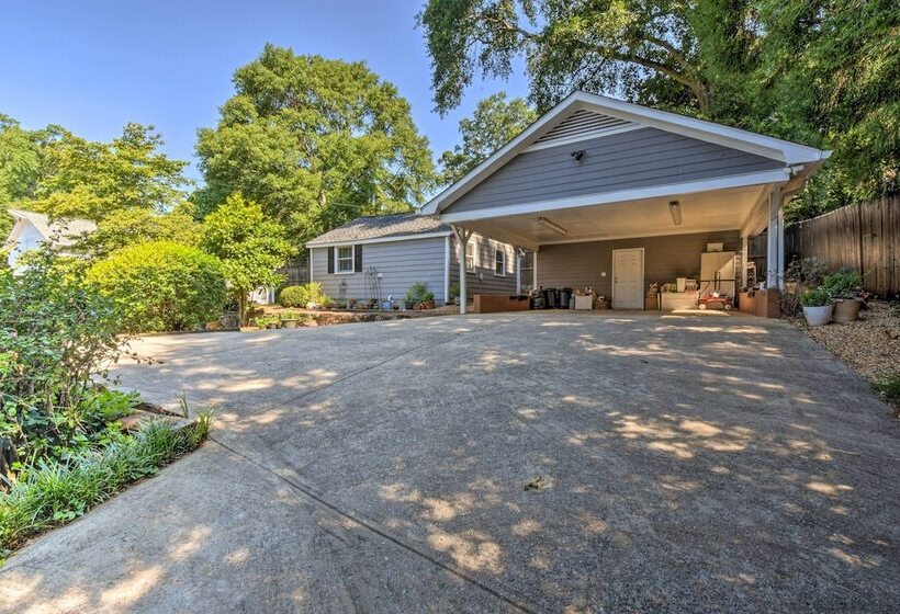 Cozy Athens Cottage: Walk To Sanford Stadium!