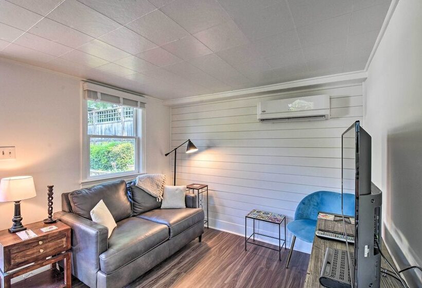 Cozy Athens Cottage: Walk To Sanford Stadium!