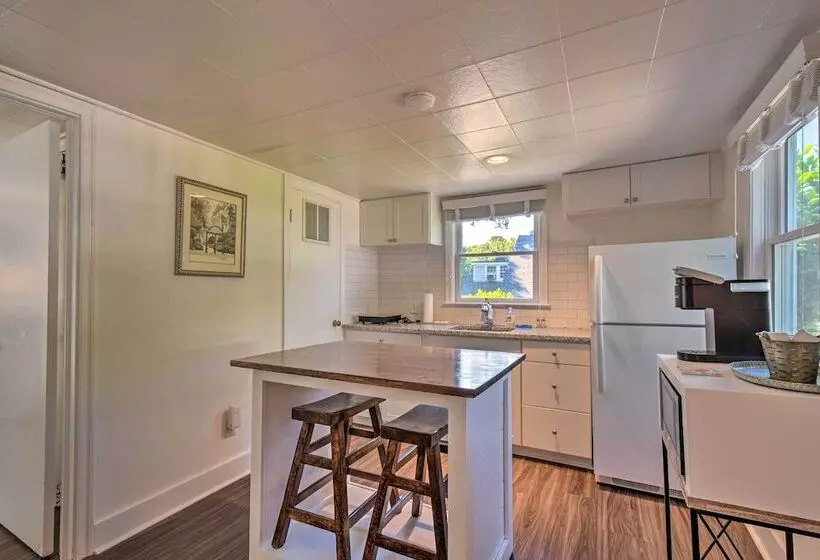 Cozy Athens Cottage: Walk To Sanford Stadium!
