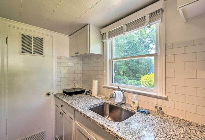 Cozy Athens Cottage: Walk To Sanford Stadium!