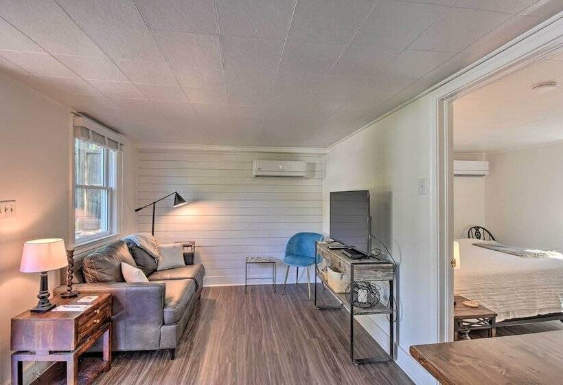 Cozy Athens Cottage: Walk To Sanford Stadium!