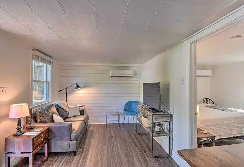 Cozy Athens Cottage: Walk To Sanford Stadium!