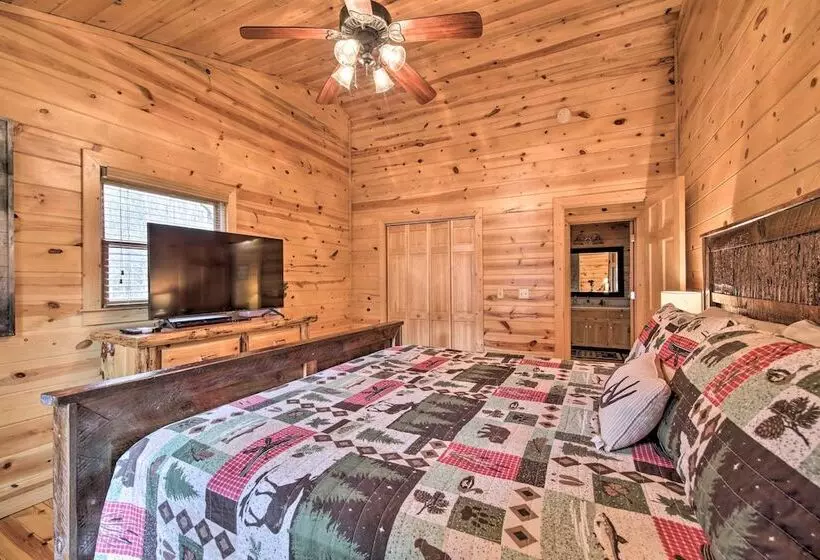Cozy Blue Ridge Cabin W/ Sauna & Trail Access!