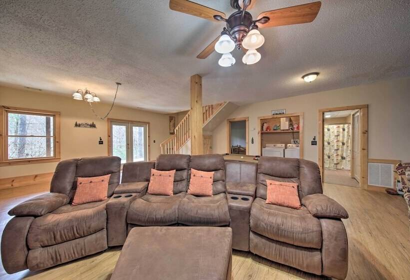 Cozy Blue Ridge Cabin W/ Sauna & Trail Access!