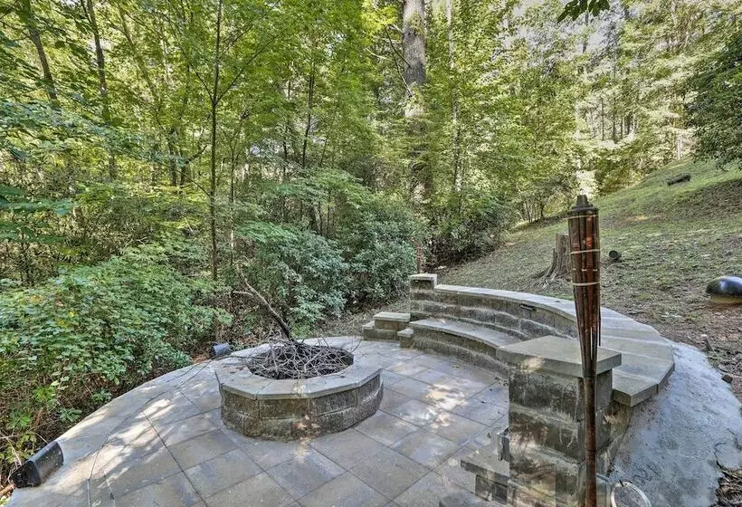 Cozy Blue Ridge Cabin W/ Sauna & Trail Access!