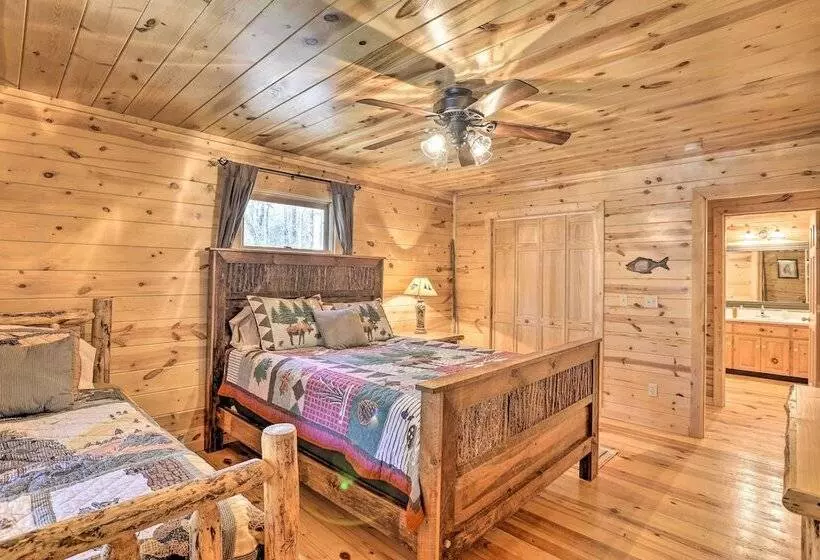Cozy Blue Ridge Cabin W/ Sauna & Trail Access!