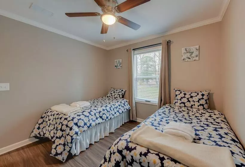 Family Friendly Home W/ Deck Near Colonial Beach!