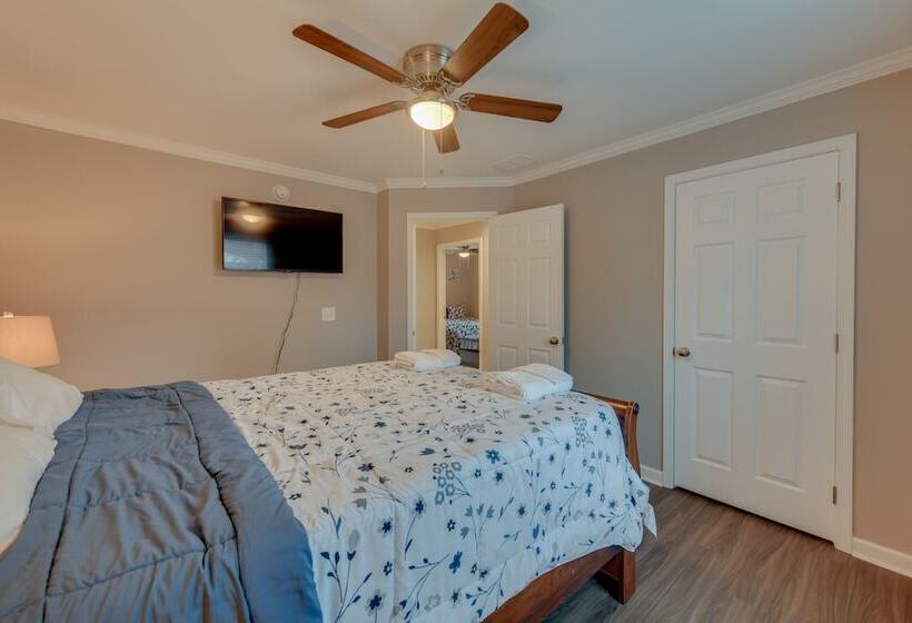 Family Friendly Home W/ Deck Near Colonial Beach!