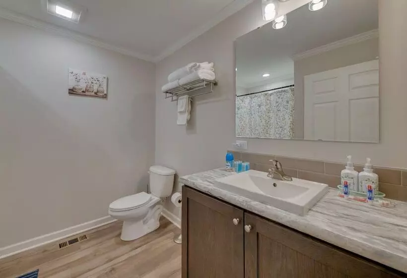 Family Friendly Home W/ Deck Near Colonial Beach!