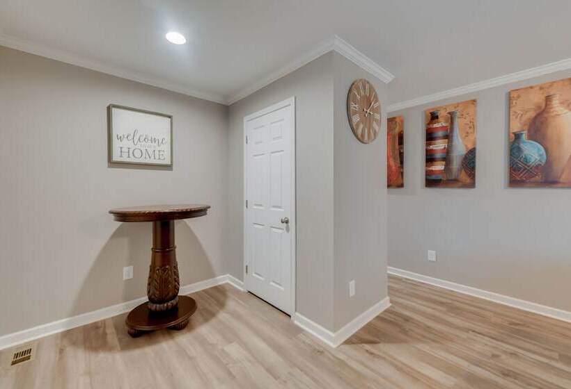 Family Friendly Home W/ Deck Near Colonial Beach!