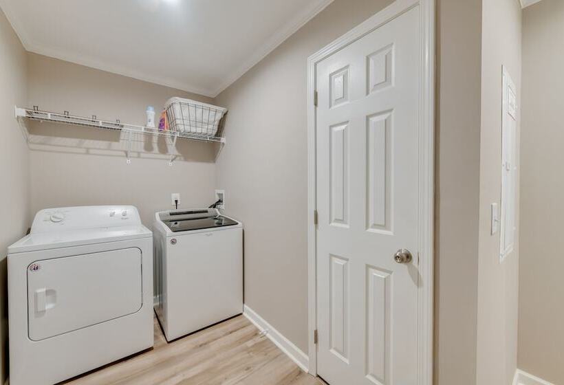 Family Friendly Home W/ Deck Near Colonial Beach!