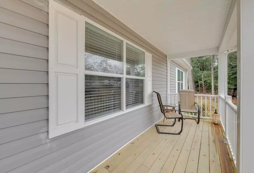Family Friendly Home W/ Deck Near Colonial Beach!