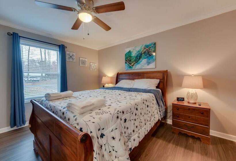 Family Friendly Home W/ Deck Near Colonial Beach!