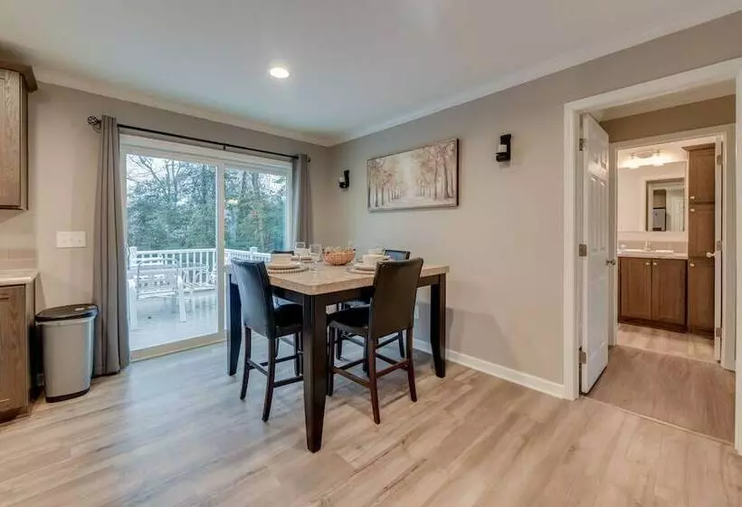 Family Friendly Home W/ Deck Near Colonial Beach!