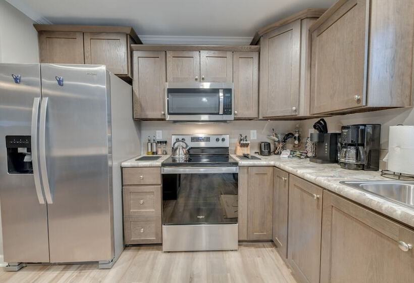 Family Friendly Home W/ Deck Near Colonial Beach!