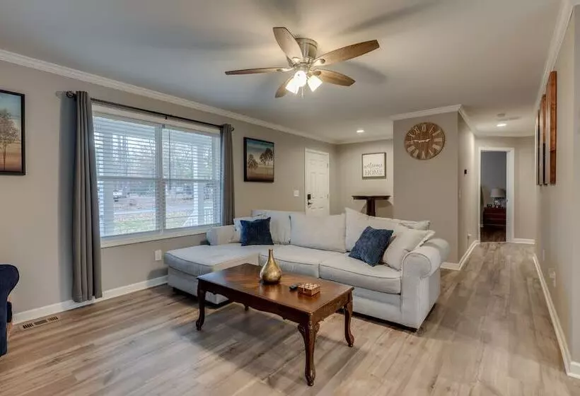 Family Friendly Home W/ Deck Near Colonial Beach!