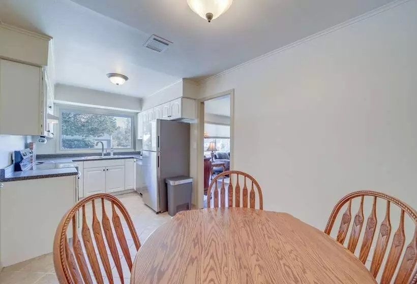 Family Friendly Sand Springs Home ~ 8 Mi To Tulsa!