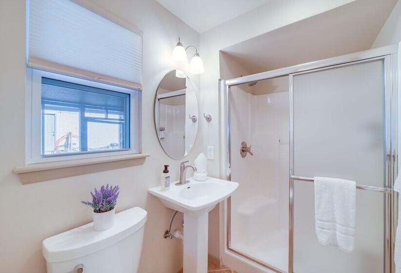 Family Friendly Sand Springs Home ~ 8 Mi To Tulsa!