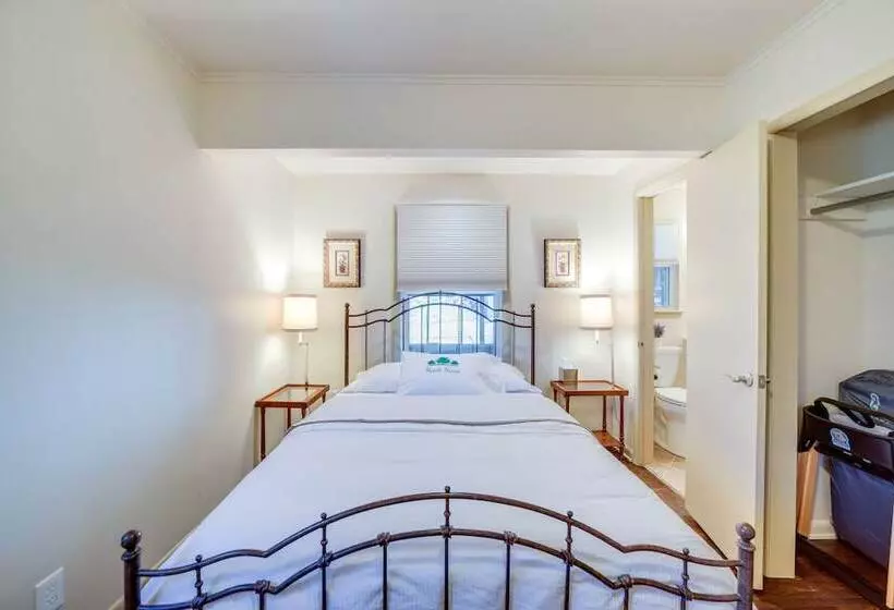 Family Friendly Sand Springs Home ~ 8 Mi To Tulsa!