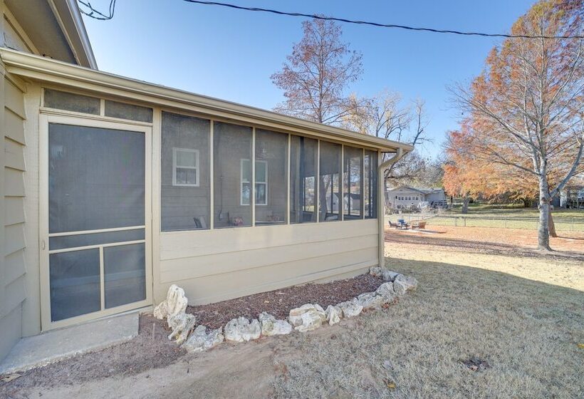 Family Friendly Sand Springs Home ~ 8 Mi To Tulsa!