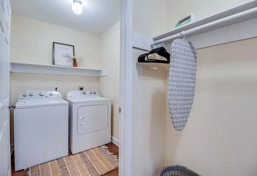 Family Home Near Downtown & Convention Center!