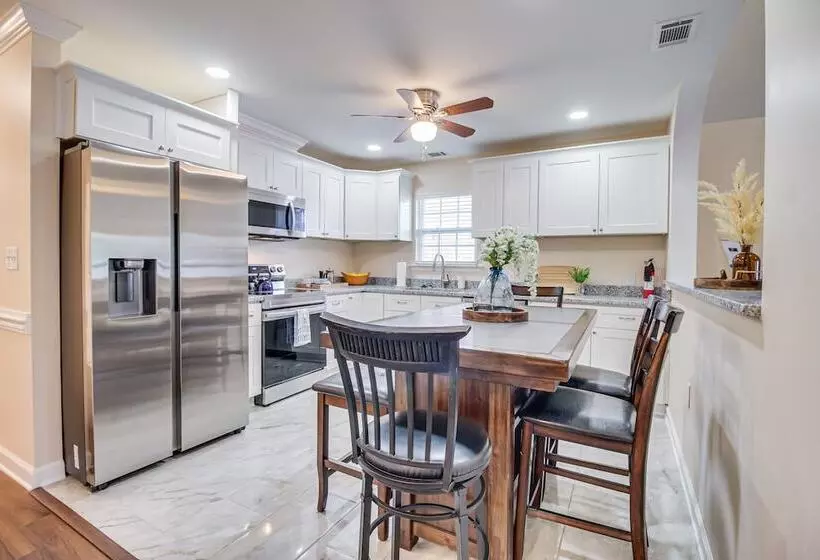 Family Home Near Downtown & Convention Center!