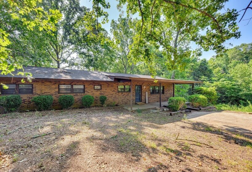 Family Home On Lake Sinclair W/ Dock & Kayaks!