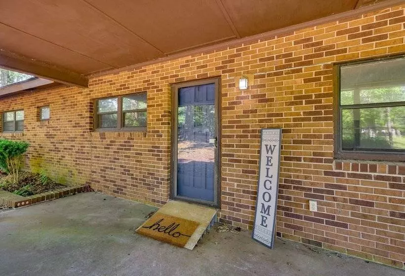 Family Home On Lake Sinclair W/ Dock & Kayaks!
