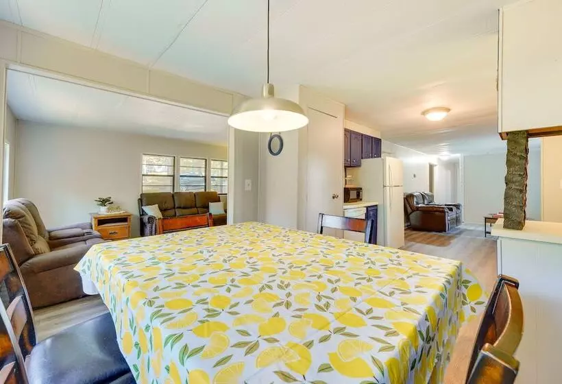 Family Home On Lake Sinclair W/ Dock & Kayaks!