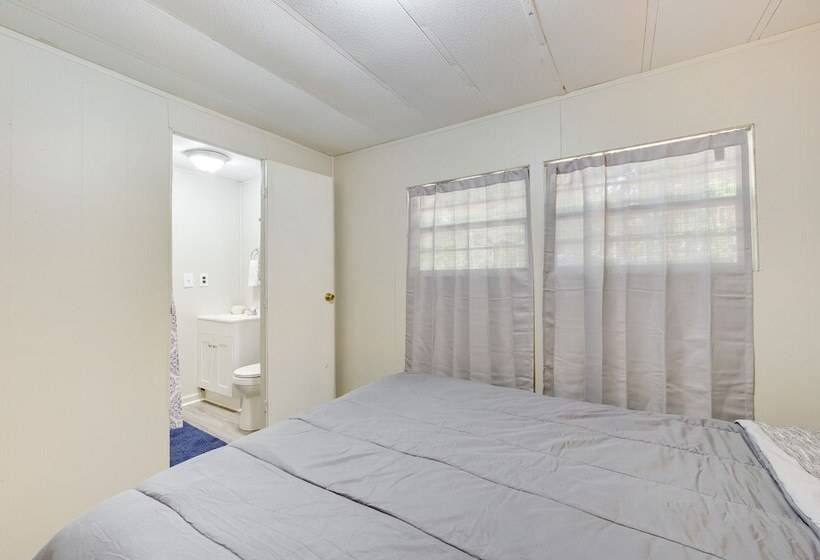 Family Home On Lake Sinclair W/ Dock & Kayaks!