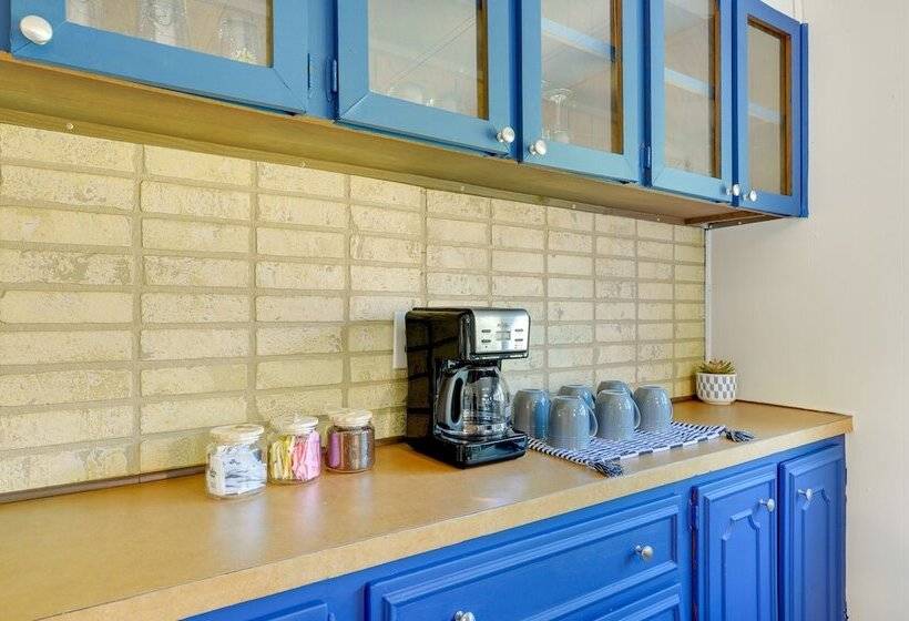 Family Home On Lake Sinclair W/ Dock & Kayaks!