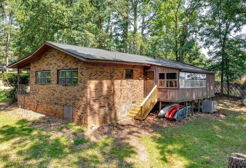 Family Home On Lake Sinclair W/ Dock & Kayaks!