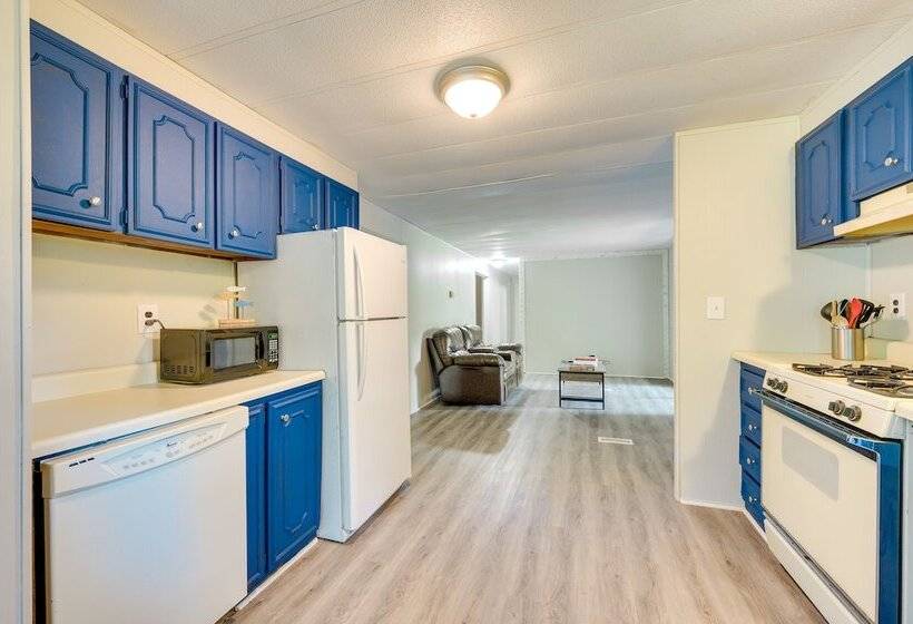 Family Home On Lake Sinclair W/ Dock & Kayaks!