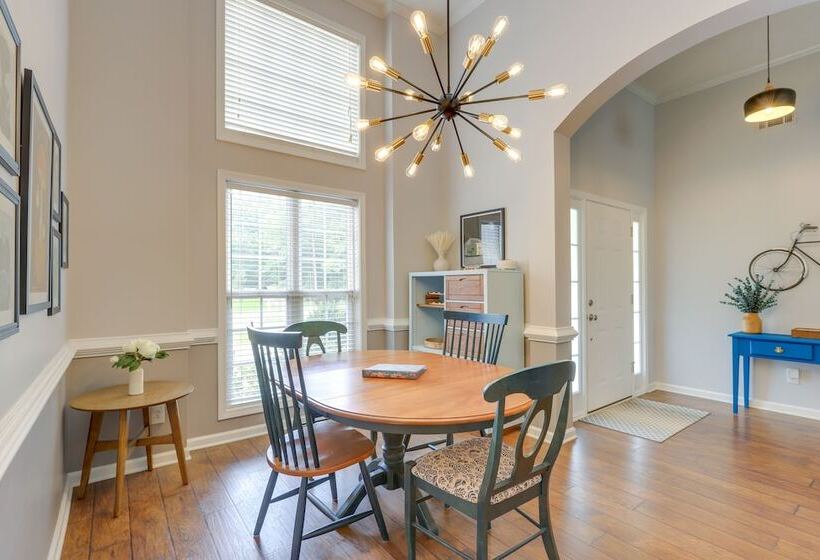 Fayetteville Retreat W/ Hot Tub & Fenced Yard