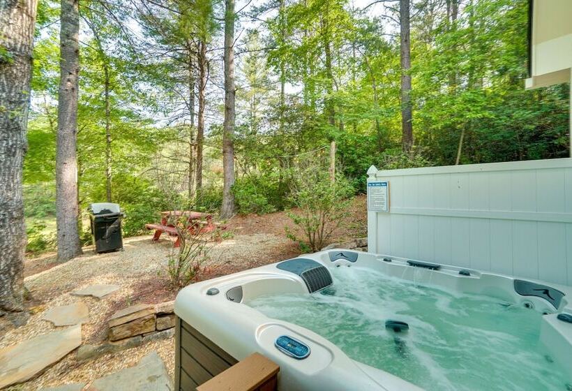Helen Retreat W/ Hot Tub, 2 Mi To Downtown!
