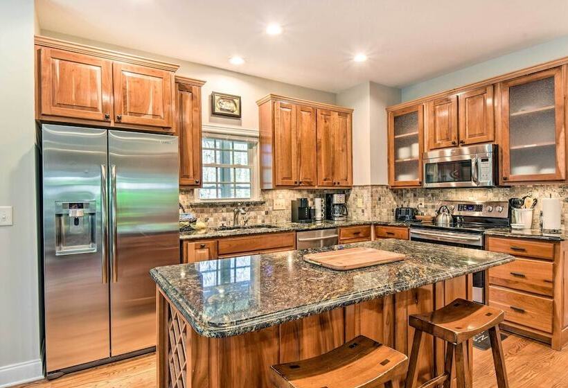 Helen Retreat W/ Hot Tub, 2 Mi To Downtown!