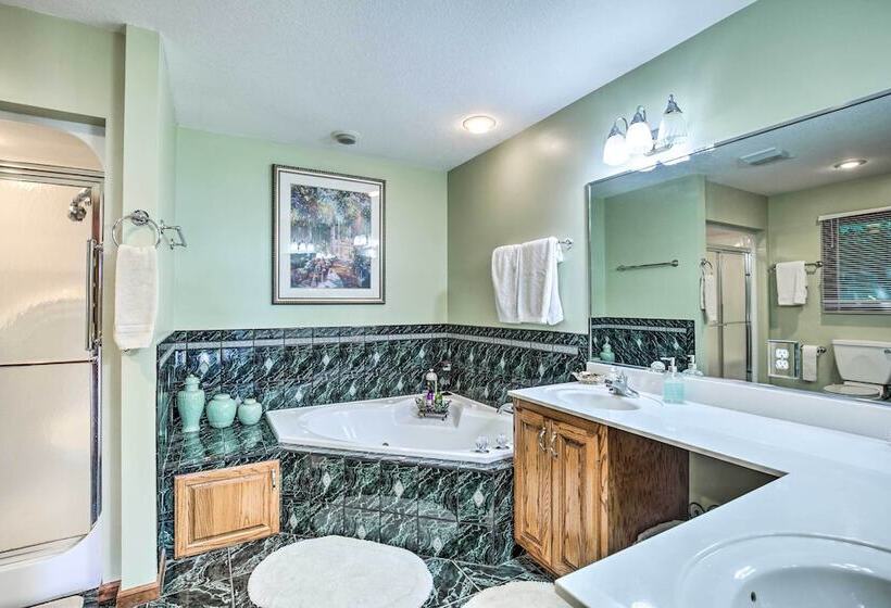 Hiawassee Home W/ Fire Pit & Furnished Deck!