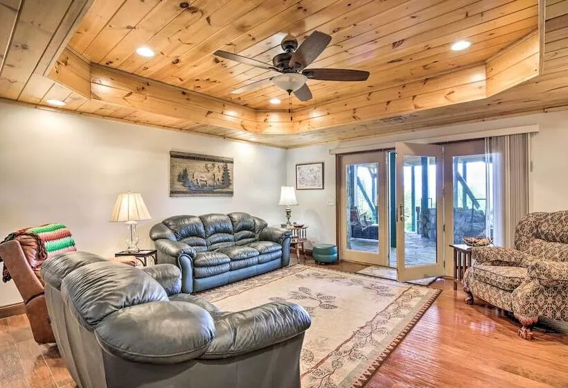 Hiawassee Home W/ Fire Pit & Furnished Deck!