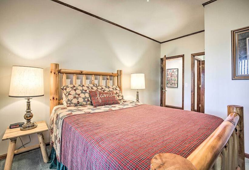 Hiawassee Home W/ Fire Pit & Furnished Deck!